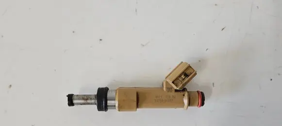 Toyota Prius (XW30) Fuel injector 2325037010