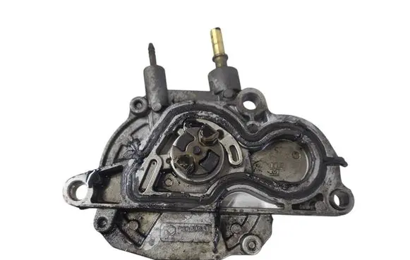 Opel Astra J Vacuum pump 