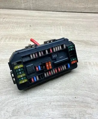 BMW 3 F30 F35 F31 Fuse module 9337879