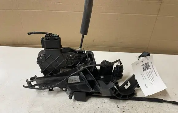 Jaguar XF X250 Rear door lock 962003104 8X2324995AE