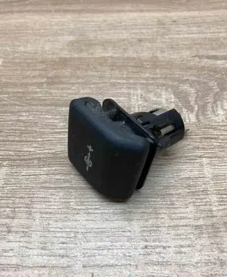 BMW X5 E53 12 V Socket (rear) 6904008