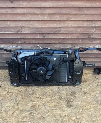 Nissan Qashqai+2 Radiator support slam panel