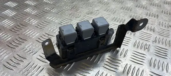 Subaru Forester SJ Relay mounting block 1567002960