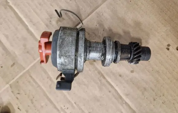 Volkswagen PASSAT B3 Spark distributor 0237520024 037905205F