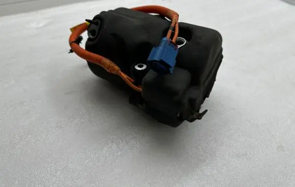 Tesla Model S Air conditioning (A/C) compressor (pump) 106336900F SA6K1000704 R134A81234