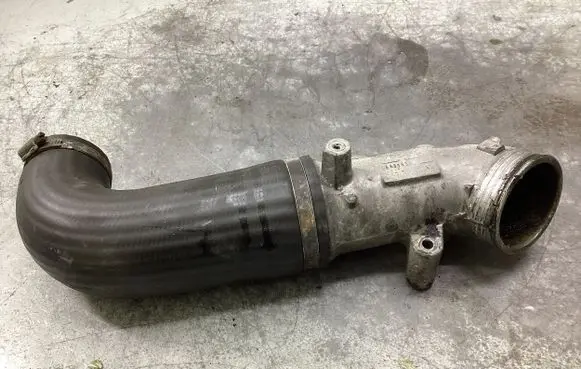 Volvo V70 Intercooler hose/pipe 08631538