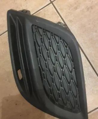 Volvo XC60 Front bumper lower grill 31290657