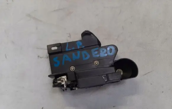 Dacia Sandero Front door lock