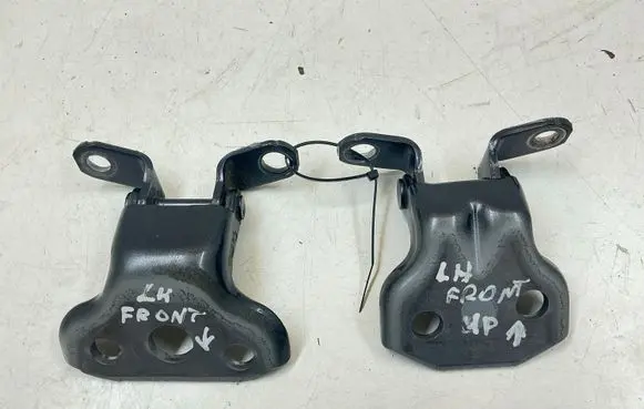 Subaru Forester SK Front door hinge set 60079SJ010 60079SJ030