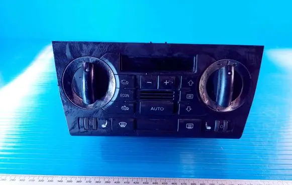 Audi A3 S3 8P Climate control unit 8P0820043AD