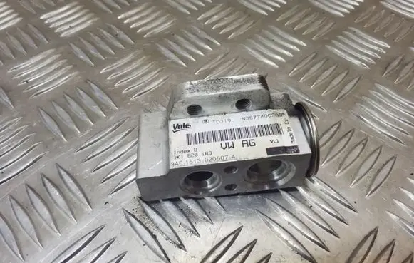 Volkswagen Caddy Air conditioning (A/C) expansion valve 1K1820103