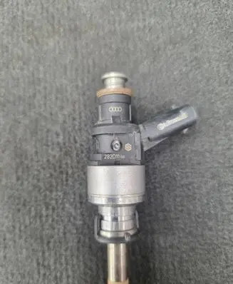 Audi A7 S7 4G Fuel injector 06E036Q 06E906036AM 06E906036AD