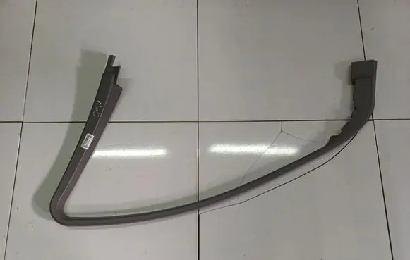 Mercedes-Benz R W251 Front door glass trim molding A2517250271