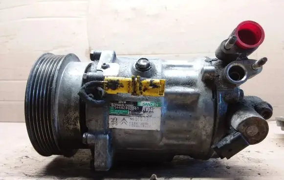 Peugeot 407 Air conditioning (A/C) compressor (pump) 9656572180