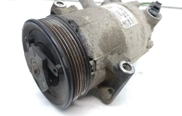 Volkswagen Caddy Air conditioning (A/C) compressor (pump) 1K0820803A 06574912