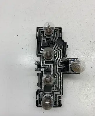 Volkswagen PASSAT B5.5 Tail light bulb cover holder 392670R