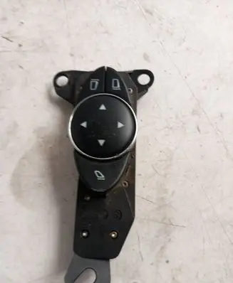 Mercedes-Benz E W211 Wing mirror switch 2118208510 03211011