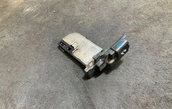 Peugeot Partner Mass air flow meter 9677093080