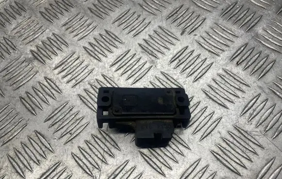 Opel Astra F Air pressure sensor 8767155