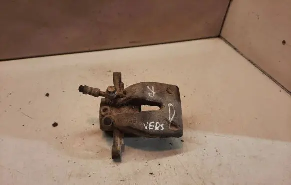 Toyota Corolla Verso E121 Rear brake caliper Y01340