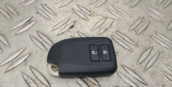 Toyota Aygo AB40 Ignition key/card 
