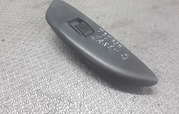 Toyota Yaris Electric window control switch
