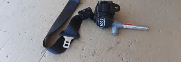 Volvo S80 Rear seatbelt 8639762