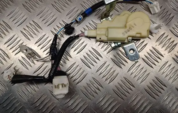 Toyota Yaris Tailgate boot lock/latch motor 821850D090