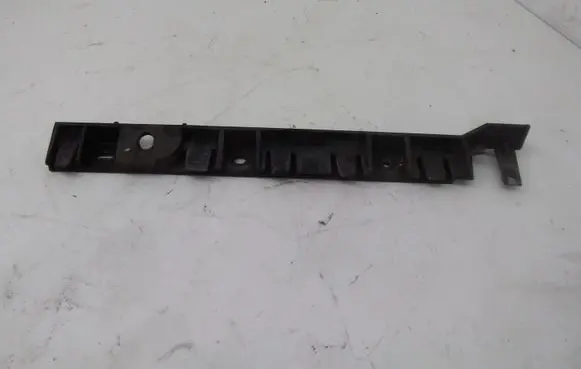 BMW 1 E82 E88 Front bumper mounting bracket 7118160
