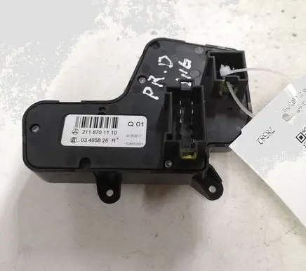 Mercedes-Benz E W211 Seat control switch 2118701110