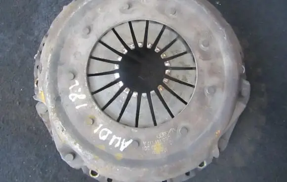 Audi 80 90 B3 Pressure plate 050141117A 133082179001