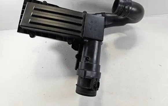 Volkswagen Tiguan Air filter box 3C0129607BC