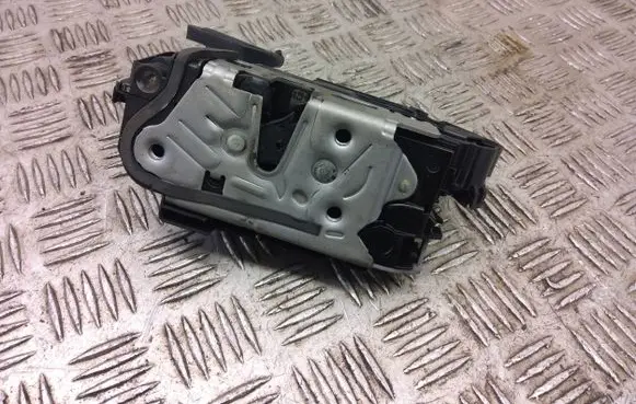 Seat Arona Front door lock 5TC837015D