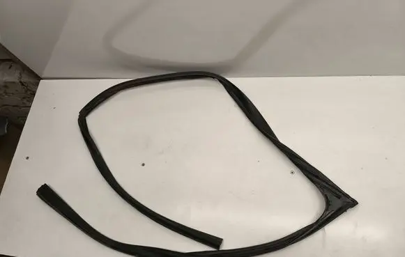 Lexus RX 450H Rubber seal front coupe door 6814148060