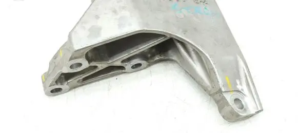Suzuki SX4 S-Cross Gearbox mounting bracket