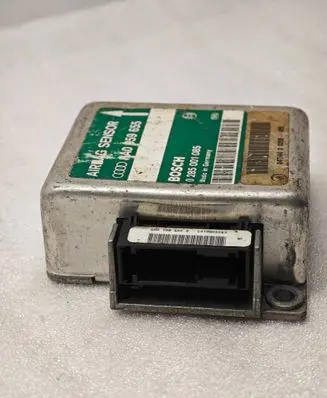 Audi A4 S4 B5 8D Airbag control unit/module 8A0959655 0285001085 94114A258