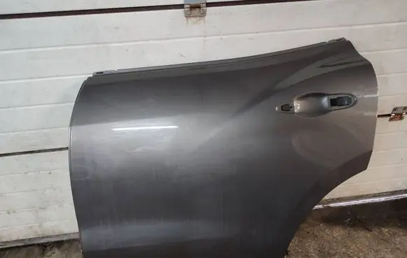 Maserati Levante Rear door 91621