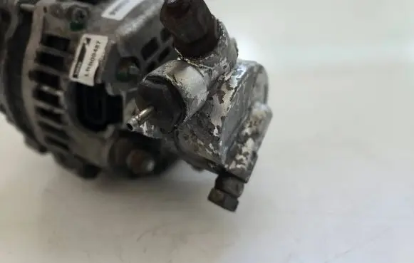 Opel Combo C Generator/alternator LRB00487 0102885