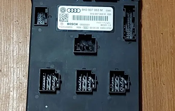 Audi A4 S4 B8 8K Comfort/convenience module 8K0907063M 08025001
