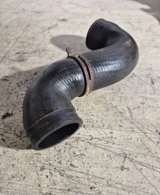 Coolant pipe/hose