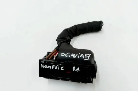 Skoda Octavia Mk4 Engine ECU kit and lock set 5Q0906379C