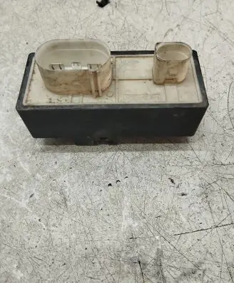 Volkswagen Polo Coolant fan relay 1J0919506M 898967000