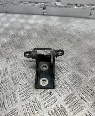 Opel Insignia A Front door upper hinge A046574