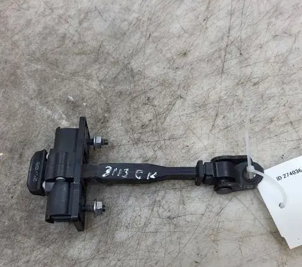 Peugeot 2008 II Rear door check strap stopper