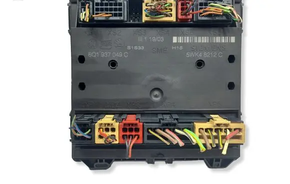Skoda Fabia Mk1 (6Y) Comfort/convenience module 6Q1937049CKASACJA 6Q1937049C 5WK48212C