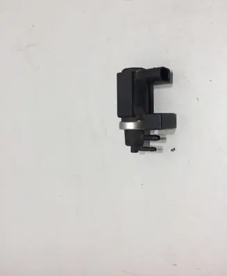 Audi A4 S4 B7 8E 8H Turbo solenoid valve 4E0906628