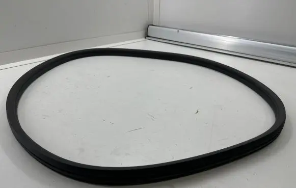 Tesla Model 3 Engine compartment rubber 109049200B