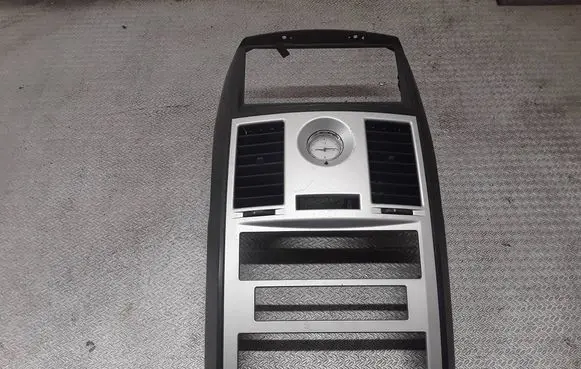 Chrysler Grand Voyager V Dash center air vent grill 