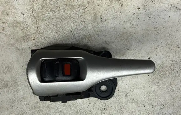 Toyota Auris 150 Front door interior handle 62318A1