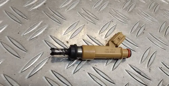 Toyota Prius+ (ZVW40) Fuel injector 232500T030